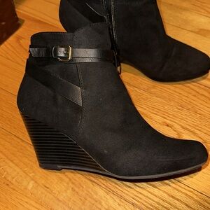 Wedge ankle booties
